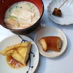 Umemoto Toufuten - 店内試食（左上から右回りに豆腐鍋、豆腐ハンバーグ、豆腐ドーナツ、厚揚げ）