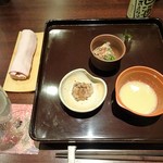 とよのあかり - お通しの鴨のレバーペースト、さつまいものポタージュ、菜の花のおひたし