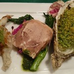 コロッセオ - 酸味がまろやかなワカサギのエスカベッシュ、牛タンのグリーンソース、相生産セル牡蠣の香草パン粉焼き