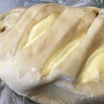 志津屋 - ハイジのクリームパン