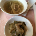 天外天 - ランチセットのスープとザーサイ