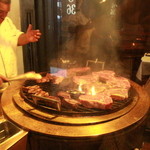 Hy's STEAKHOUSE - 焼き場　いつもおじちゃんじゃない方が焼いておられました(16-04)