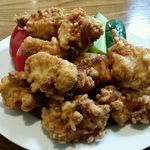 兼山 - カラアゲは鶏むね肉で大小１０個とボリューム満点^^ サクサク食感もGood♪