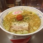 龍上海 - ラー博は俺の社員食堂。  南北老舗拉麺店味噌半拉麺二番勝負 其の壱 ミニ赤湯からみそラーメソ！  なるとがキュート♡  魚介の穏やかな味わいから一変、からみそでちょーパワフルに。イイね！