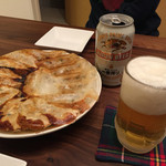 omochikaerisemmontengyouzayaryuu - 餃子とビール