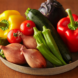 朝取れで新鮮なみずみずしい色鮮やかな「京野菜」