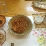 居酒屋 らくがき - 日本酒、いかの塩辛、豚と大根厚揚げの味噌煮