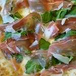 プルチーノ - 生ハムにルッコラがたっぷり＾＾；