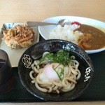 Hanamaru Udon - カレーライス、温玉ぶっかけ、かき揚げ