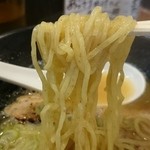 東座 - 鶏白湯そば（麺アップ）