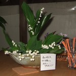 はぐら茶屋 - テーブルの上のかわいい鈴蘭です。