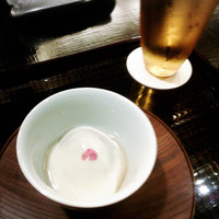 露庵 菊乃井 木屋町店 - 塩抜きした梅干し炊いて、裏ごしした白子を添えたひと品