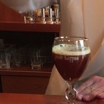 サンルーカルバー - 高い位置から注ぎ終えた珈琲