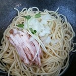 煮干乱舞 - あぶらそば 300円　チャーシューが薄切りになり麺との相性が良くなった。