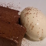 サロン・ド・シャンパーニュ ヴィオニス - ガトーショコラ１