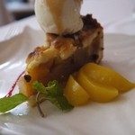 Zuni Restaurant and Wine Bar - Peach & Apple Crumble