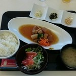 クロス カフェ - スペシャルランチ(豚の角煮