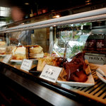 アンクルハウス - ショーケースのケーキ達