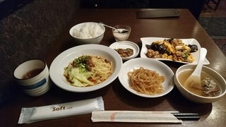 福岡 天神エリアで大人気 1 000円以下の普段ランチ9選 食べログまとめ