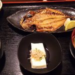 居さかな屋 みよし - 焼魚定食(アジ)