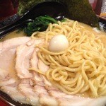 Kunitachiyamatoya - うずらと麺のクローズアップ