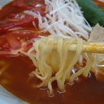鶴ヶ城会館 - 中太縮れ麺