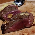 DINNER RUSH - 本日のステーキ肉の断面。美しい～