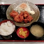 Yamano Saru - から揚げ定食（500円+税）