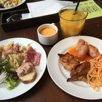 モンテ アスル - モンテアスル(スペイン料理ランチビュッフェ)