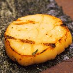 鮨 一新 - 【'16/03/01撮影】一新すし会席 3240円 の焼き帆立と海苔