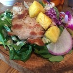 Sunny Days Monsarrat Ave Honolulu - 山盛りチキンプレート10ドル