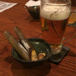 与太呂 - 突き出しのマテ貝。