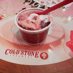 コールド・ストーン・クリーマリー - ベリーエンジェルオブスプリング：ストロベリーアイスクリーム・ストロベリー・ラズベリー・ホイップクリーム