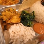 カルパシ - アルコ・アツァール、サグ、ゴルベラ・コ・アツァール、チウラ