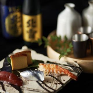 Our sommelier and sake sommelier will select alcoholic beverages to suit your needs.