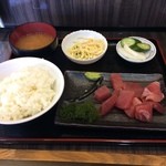 Kumadana - まぐろブツ定食。
                        600円。
                        美味し。