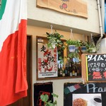 魚の棚パスタバール - 明石魚の棚商店街中央辺りから入った路地のパスタ屋さんです