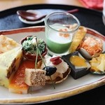 月見里 - H28.2　長ネギのキッシュ、サーモンムース海老載せ、おろし蓮根揚げ出し、イカ雲丹焼きなど