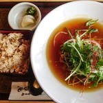 だんじり庵 - 泉州犬鳴ポークの坦々庵かけ麺かやくご飯つき1080円