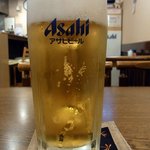 家庭料理　花 - １９時迄に入店できました。１７時～１９時まではワンコインセット５００円がありますよ。生ビール（中）１杯と小鉢が３つ付いてきます。ドリンクは日本酒、焼酎、チュウハイ梅酒にも変更できるようです。小鉢はお任