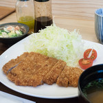 とんとこ - ロースカツ定食：1,000円／2016年3月