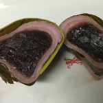 群林堂 - 桜餅(こちらは粒餡)¥180
      2016/03/03(木)訪問