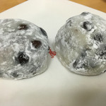 群林堂 - 右)豆大福 ¥170@群林堂
      2016/03/03(木)訪問
      ※左は○島屋