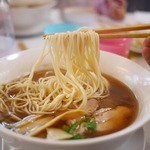 らーめん食堂 ゆうき屋 - ストレートの細麺