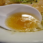 鶴麺 鶴見本店 - 中華そば(スープ)