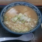 尾浦 - 醤油ラーメン。。。こってり。。。