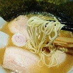 麺屋 騎士 - 中太麺  ちゅるちゅる～♪