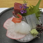 柿安 - お造りは、マグロ、烏賊、サヨリ