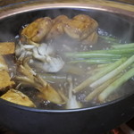 柿安 - 九条ネギ、丁子麩、シメジ、蕗を入れて