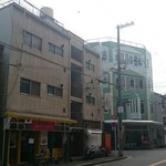 大阪ハラールレストラン - モスクの隣にあります